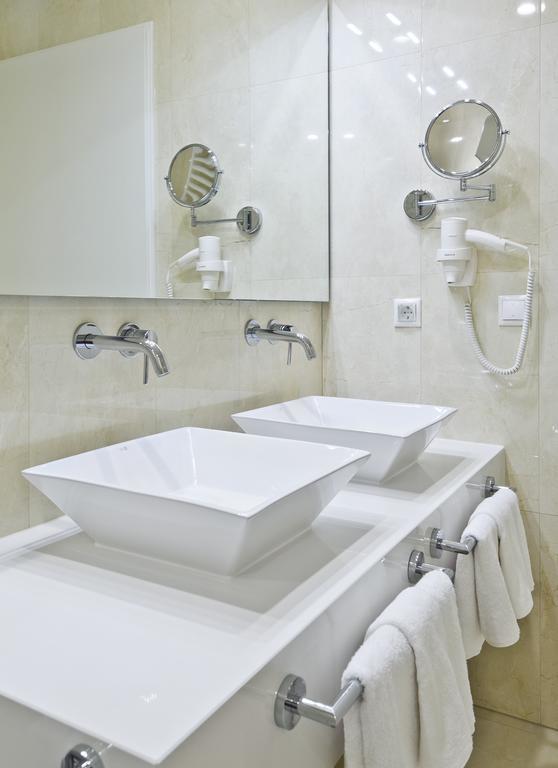 Adele Boutique Hotel 페치 외부 사진