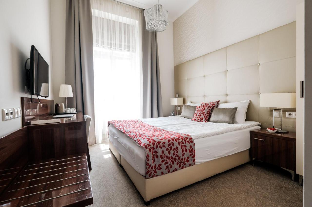 Adele Boutique Hotel 페치 외부 사진